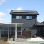 エアコン1台で冷暖房できる家!築浅でカーポートもついています!太陽光発電システム付き 画像1 エアコン1台で冷暖房できる家!築浅でカーポートもついています!太陽光発電システム付き 画像1