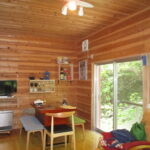 内装リフォーム済み!小屋裏あり!川のせせらぎをBGMに リビングから緑一面の景色を独り占めできます! 広めのテラス付き!日本一美しい星空を見上げながら、BBQが楽しめます。はしごで昇る小屋裏は遊び心満載でお子様に喜ばれそう! 内装リフォーム済み!小屋裏あり!川のせせらぎをBGMに リビングから緑一面の景色を独り占めできます! 広めのテラス付き!日本一美しい星空を見上げながら、BBQが楽しめます。はしごで昇る小屋裏は遊び心満載でお子様に喜ばれそう!